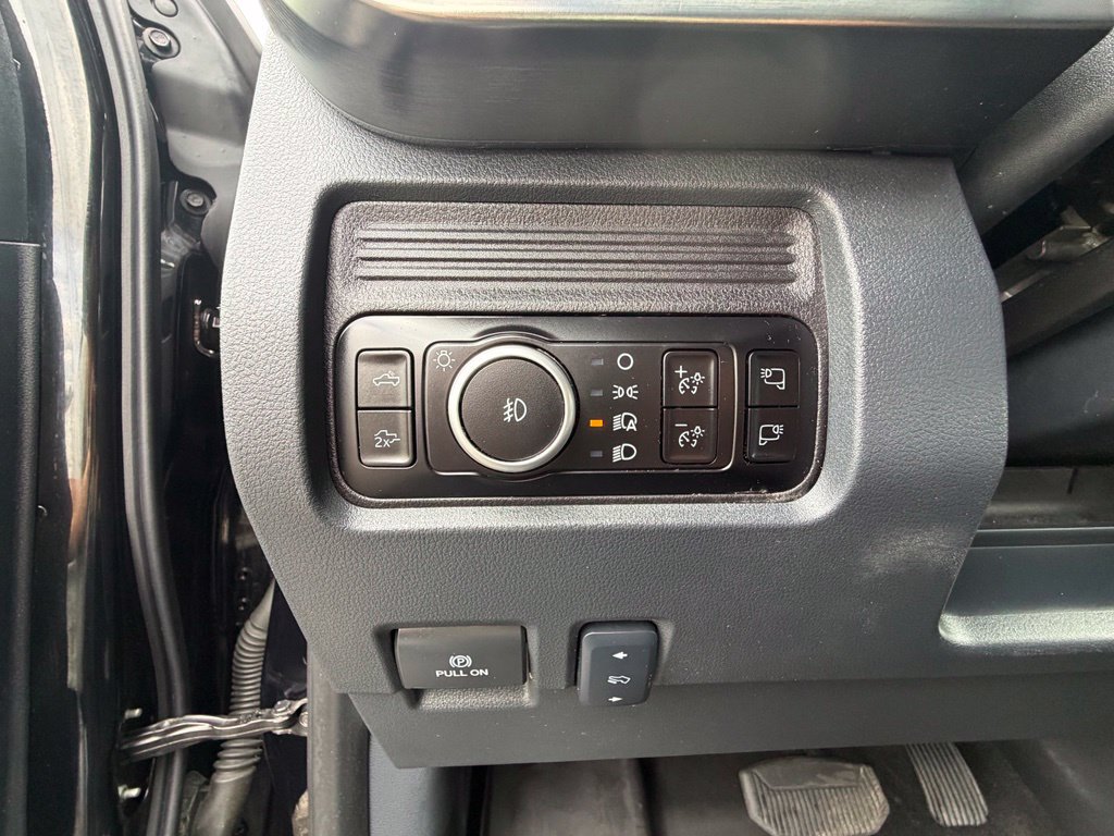 Used 2025 Ford F250 Lariat w/ Black Appearance Package AWD/4WD image 3