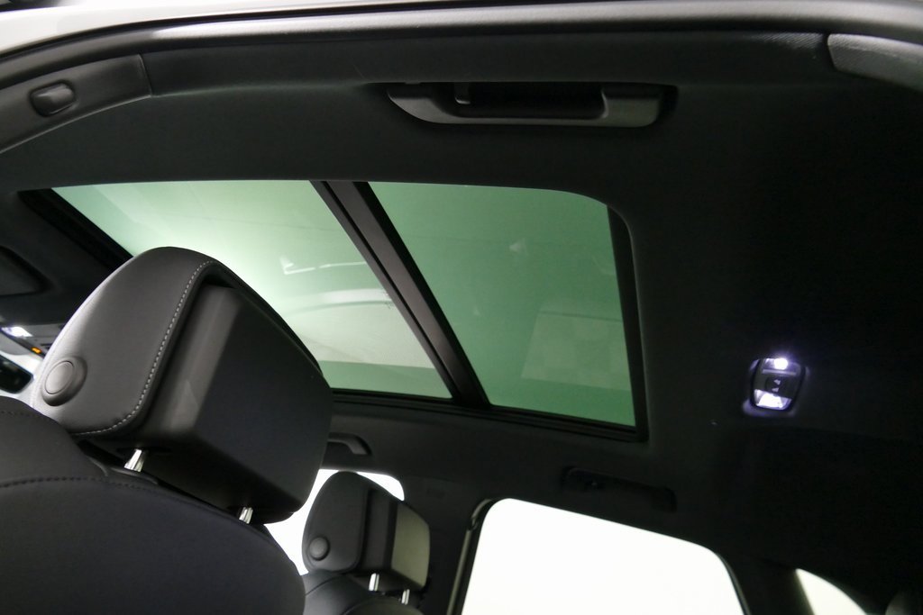 Certified 2025 Audi Q3 2.0T Premium w/ Black Optic Sport Package image 22