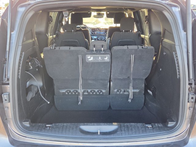 Used 2021 Chrysler Pacifica Touring w/ S Appearance Package FWD image 8