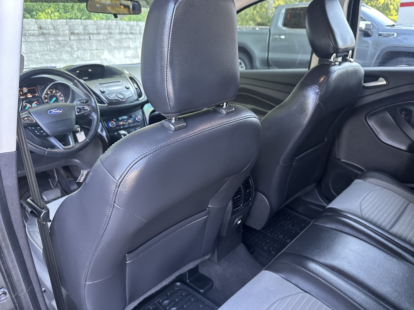Used 2018 Ford Escape SE w/ SE Sport Appearance Package AWD/4WD image 22