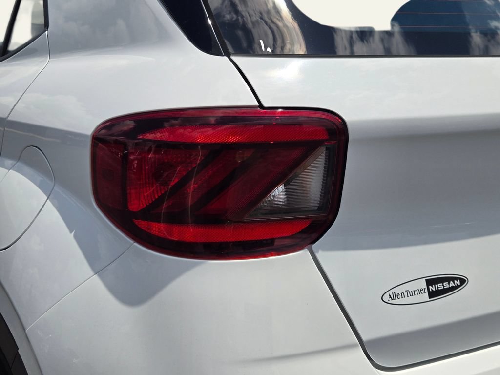 Used 2022 Hyundai Venue SEL w/ Cargo Package FWD image 9