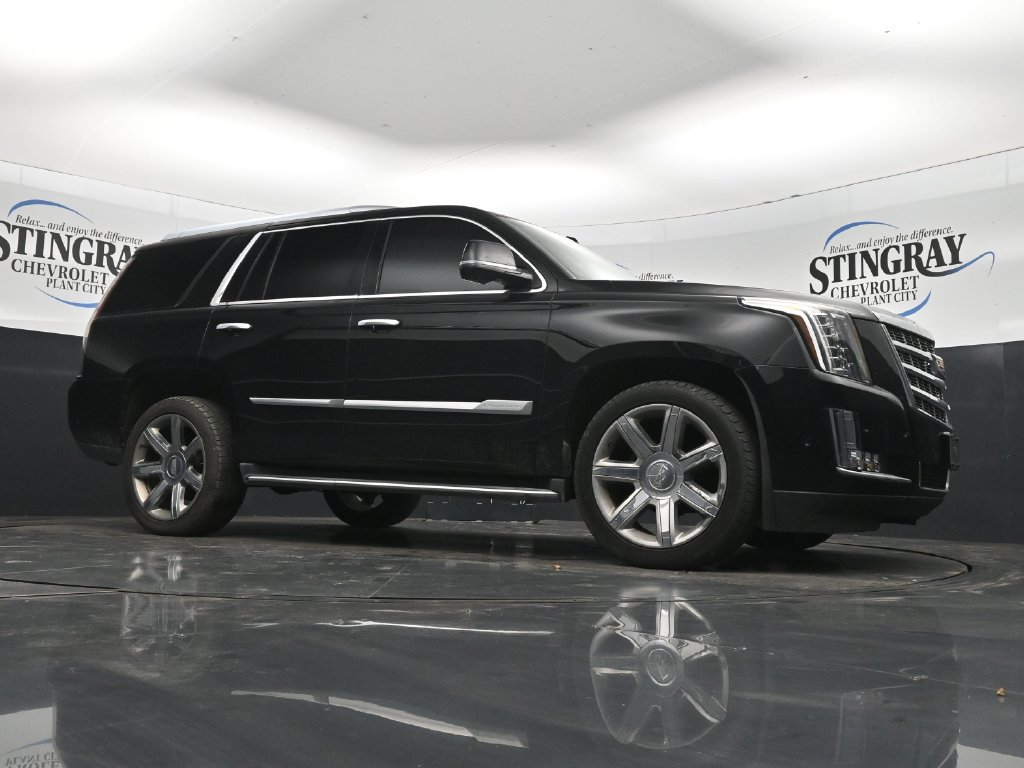 Used 2017 Cadillac Escalade Luxury AWD/4WD image 26