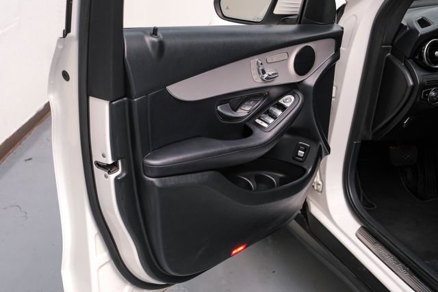 Used 2019 Mercedes-Benz GLC 300 w/ Premium Package image 37