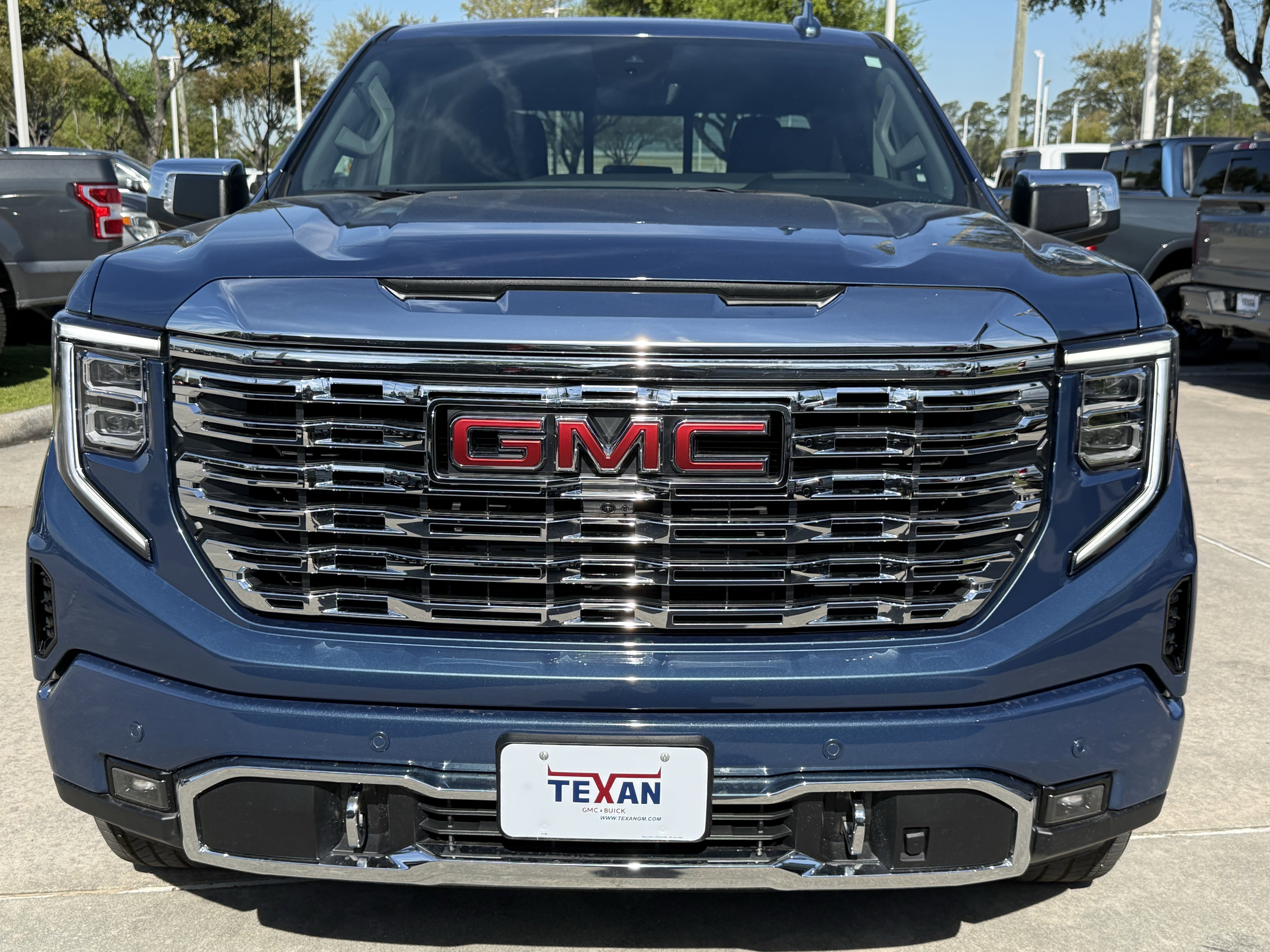 Used 2025 GMC Sierra 1500 Denali w/ Denali Reserve Package image 9