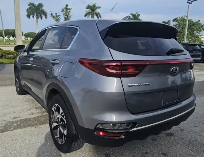Used 2020 Kia Sportage LX FWD image 4