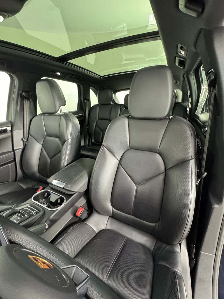 Used 2018 Porsche Cayenne AWD/4WD image 32