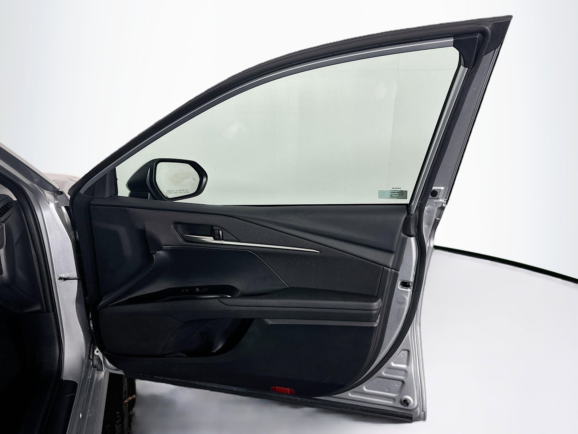 Used 2025 Toyota Camry LE image 32