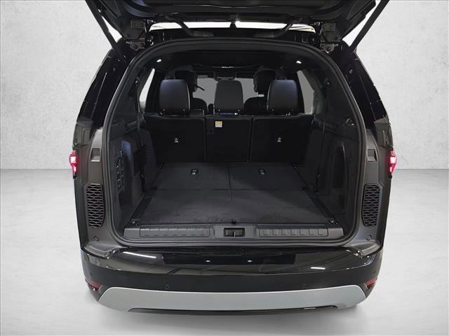 New 2026 Land Rover Discovery Limited Edition AWD/4WD image 13
