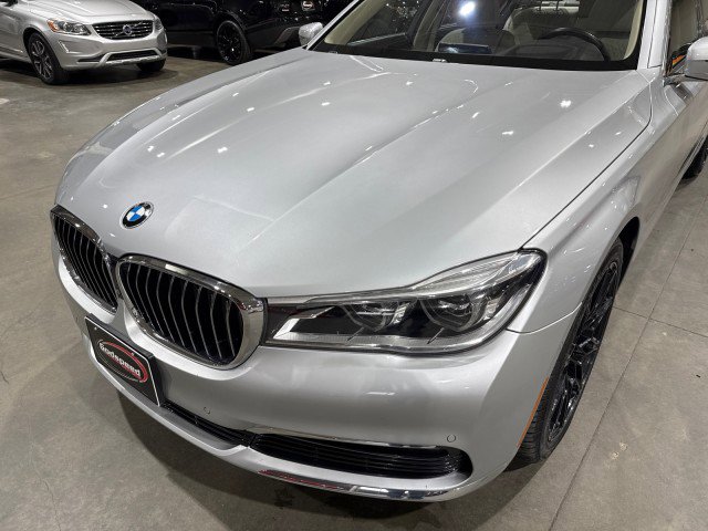 Used 2016 BMW 750i xDrive image 31