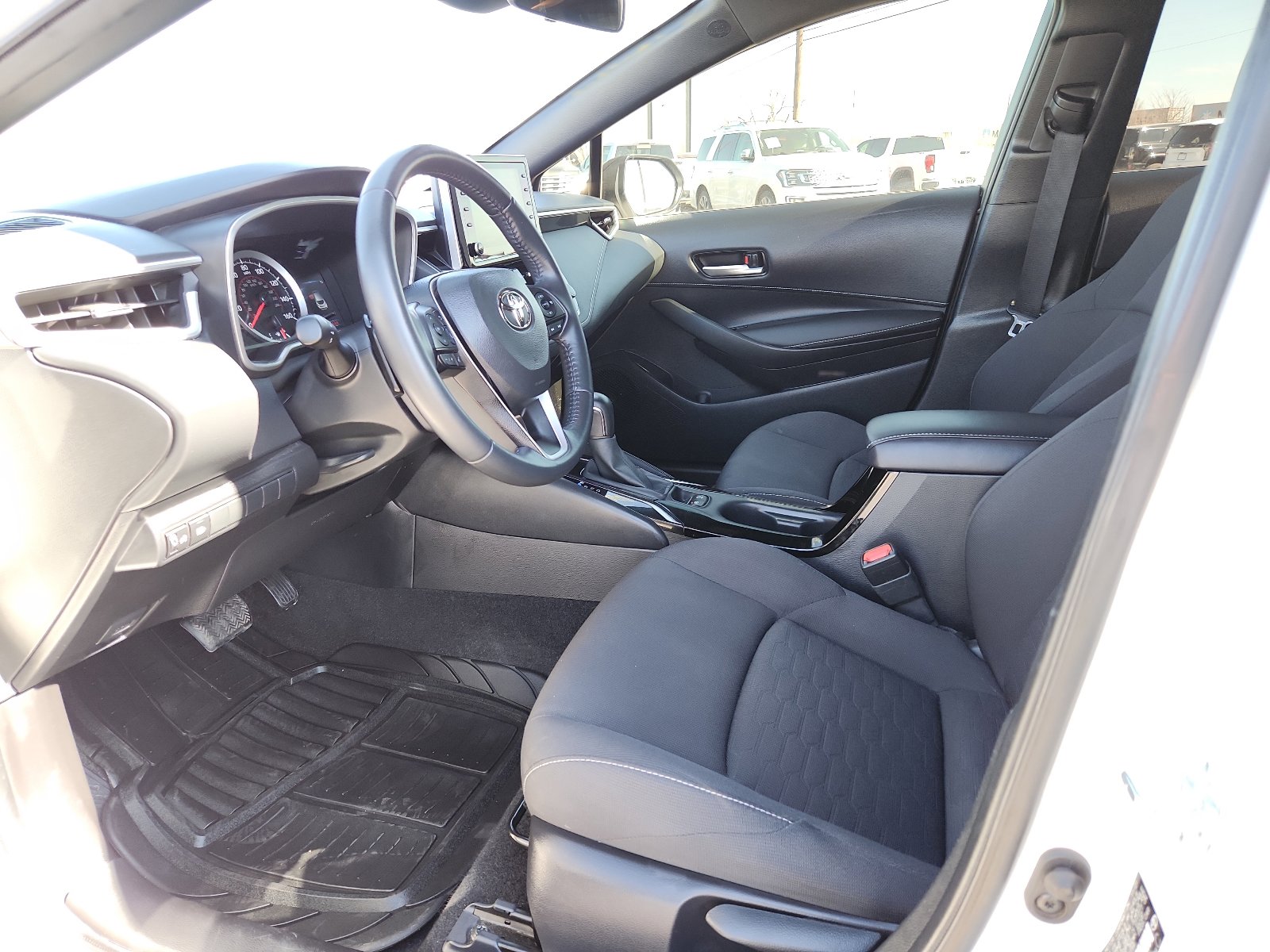 Used 2022 Toyota Corolla SE w/ Carpet Mat Package (TMS) image 10