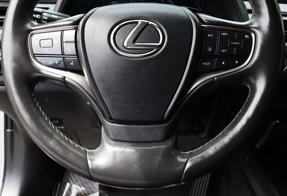 Used 2019 Lexus UX 200 w/ Premium Package FWD image 57