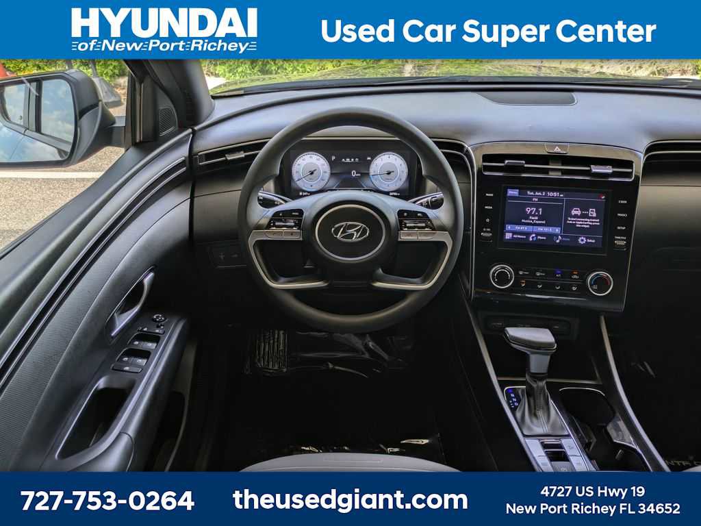 Used 2023 Hyundai Santa Cruz SEL w/ Activity Package FWD image 16