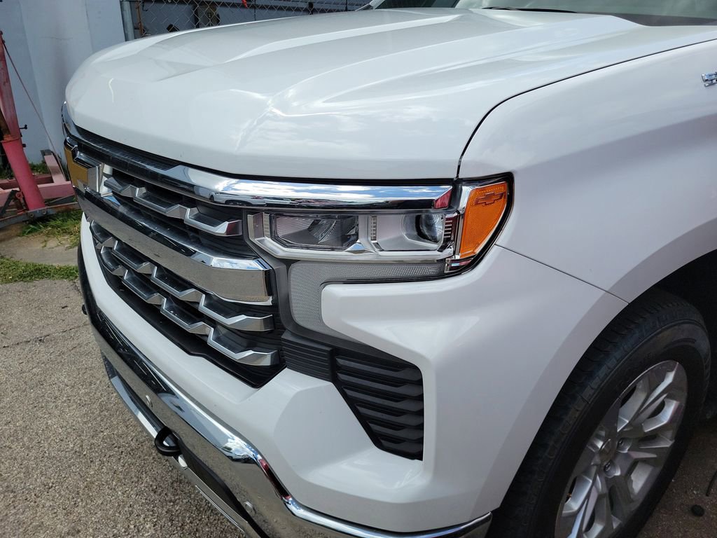 Used 2022 Chevrolet Silverado 1500 LTZ image 10