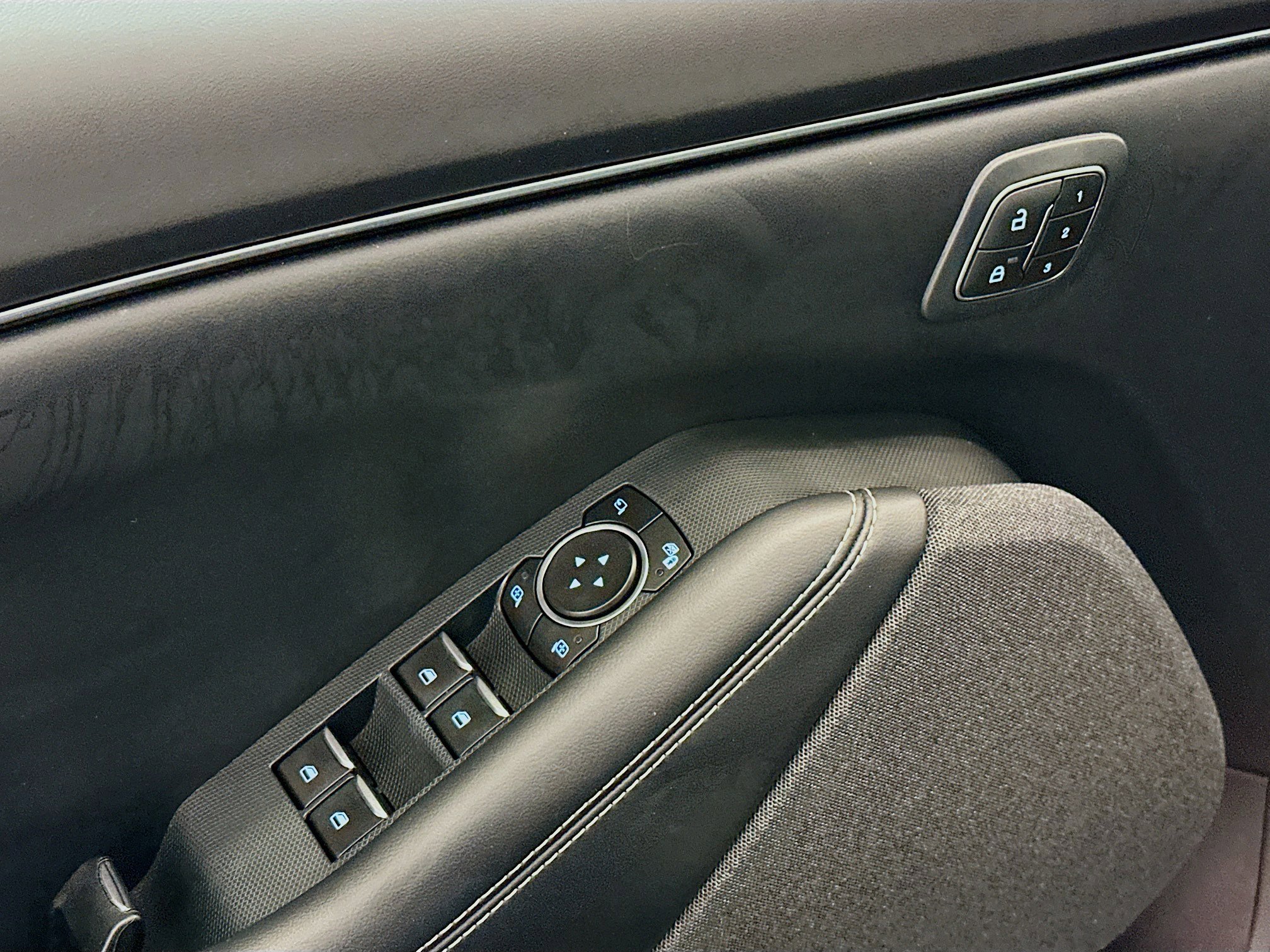 Used 2022 Ford Mustang Mach-E Premium image 15