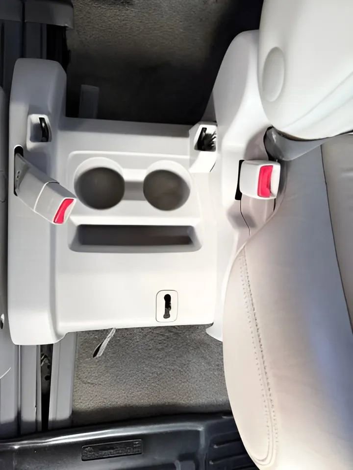 Used 2014 Toyota Sienna XLE image 30