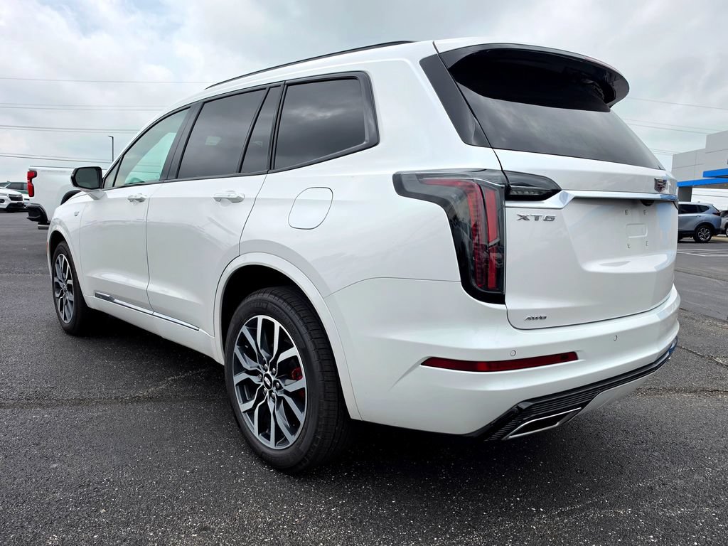 Used 2025 Cadillac XT6 Sport w/ LPO, Floor Liner Package AWD/4WD image 4