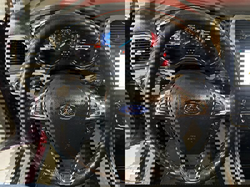 Used 2018 Ford Fusion SE w/ Fusion SE Technology Package image 14