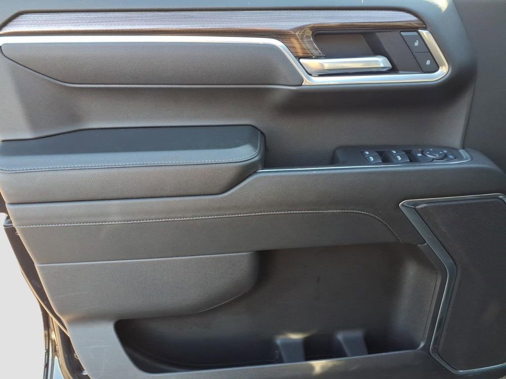 Used 2025 Chevrolet Silverado 1500 LT image 15