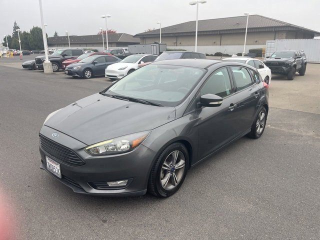 Used 2016 Ford Focus SE image 1
