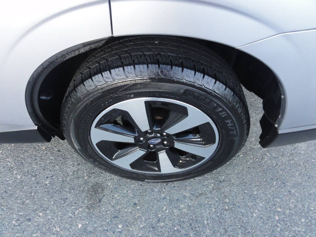 Used 2017 Subaru Forester 2.5i w/ Alloy Wheel Package AWD/4WD image 31