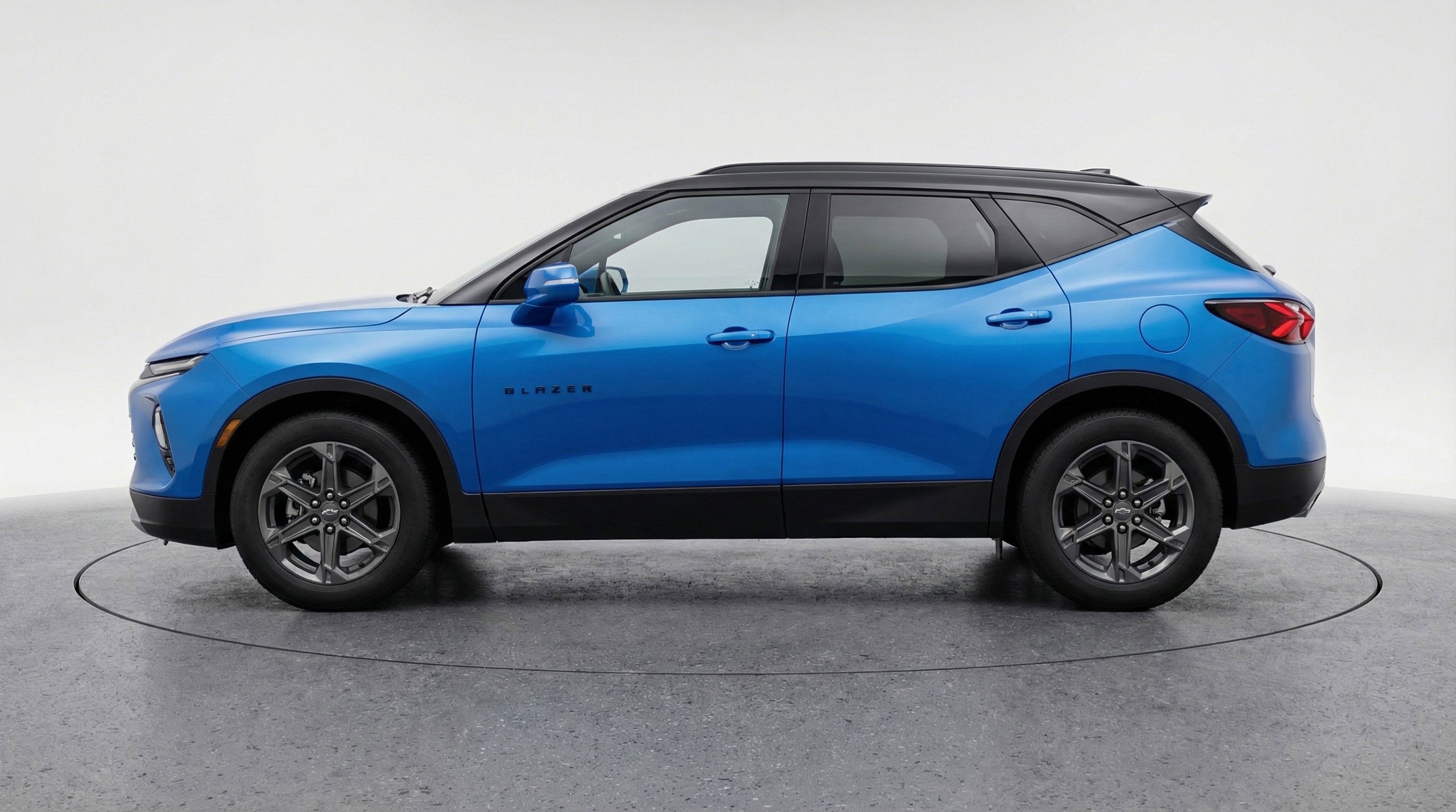 Used 2025 Chevrolet Blazer LT FWD image 5
