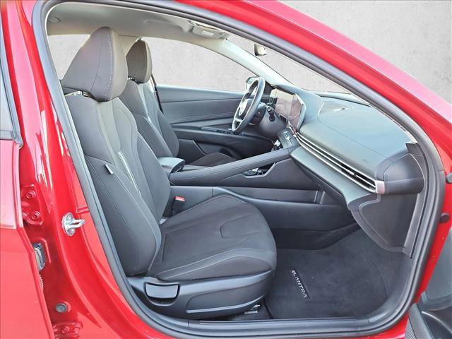 Used 2023 Hyundai Elantra SEL w/ Convenience Package image 21