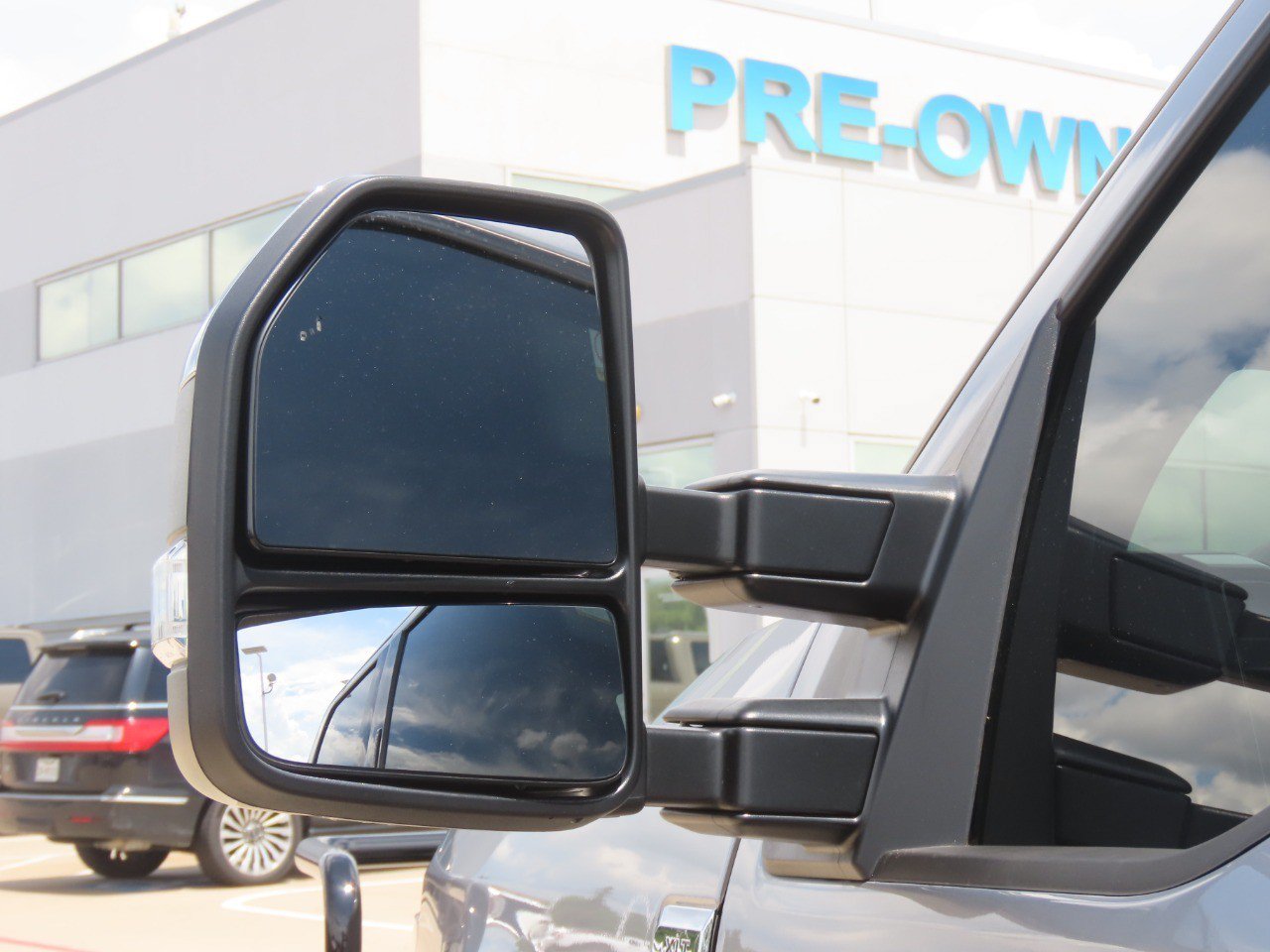 Used 2021 Ford F250 XLT w/ XLT Premium Package AWD/4WD image 18