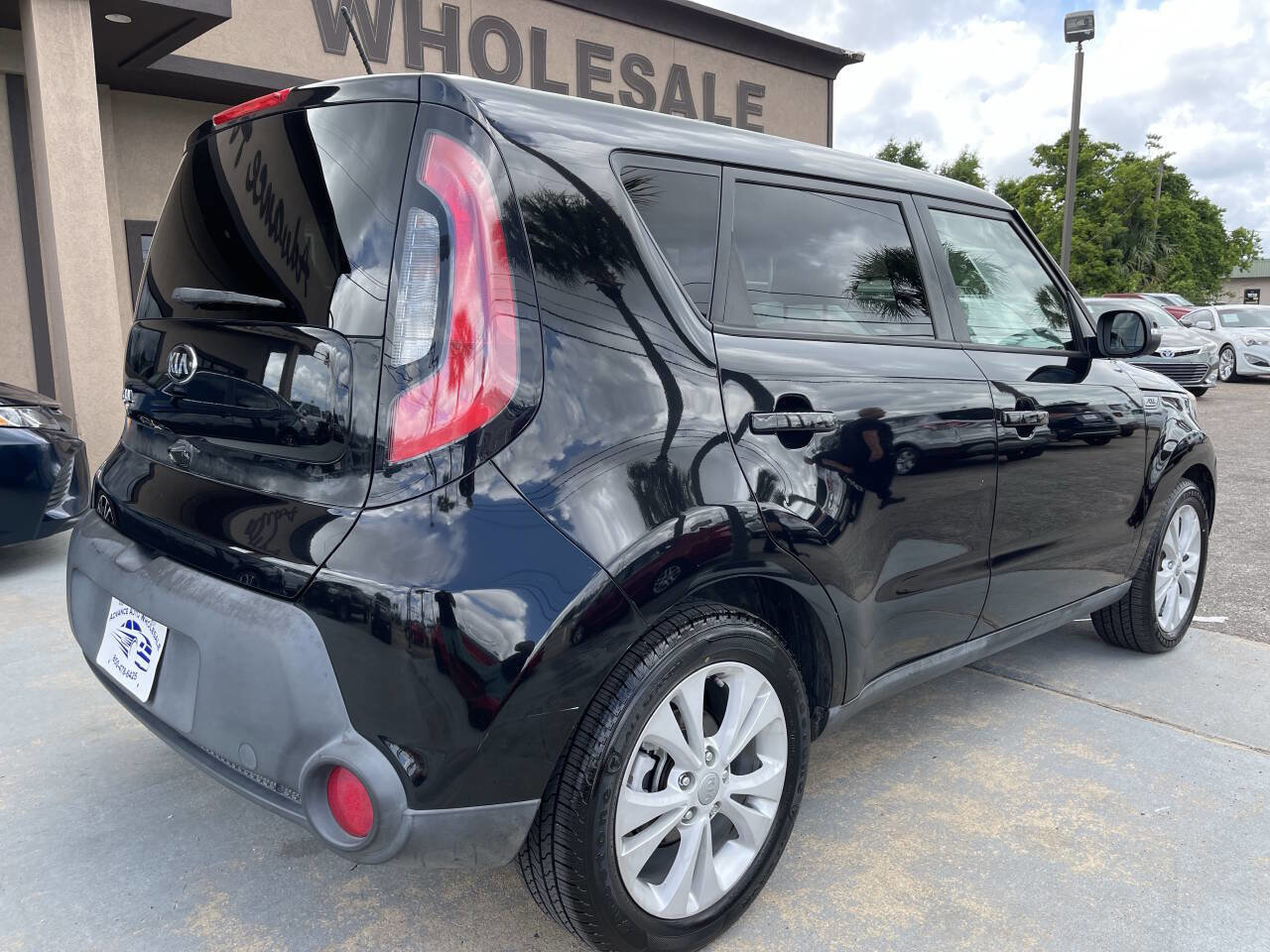 Used 2014 Kia Soul + w/ Audio Package FWD image 6