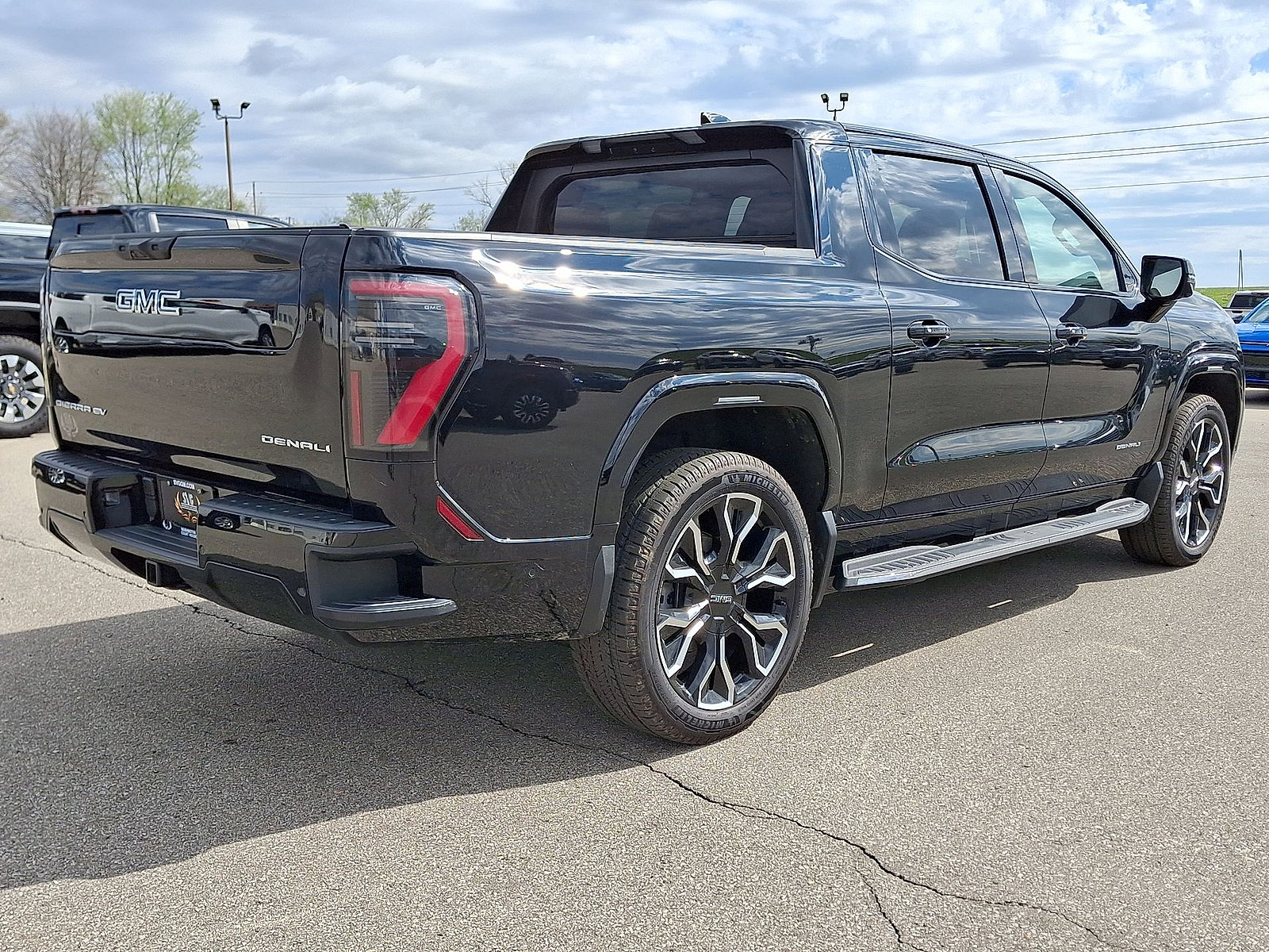 New 2025 GMC Sierra EV Denali AWD/4WD image 12
