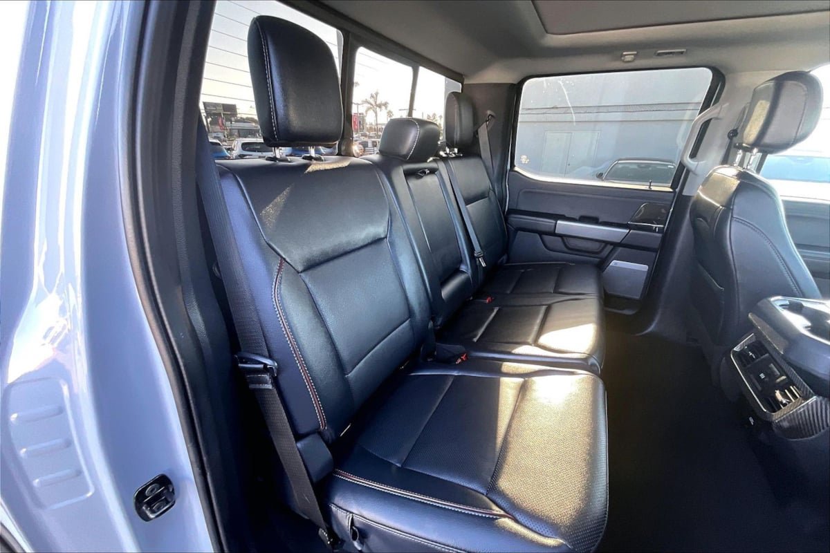 Used 2024 Ford F250 Lariat w/ Lariat Ultimate Package AWD/4WD image 23