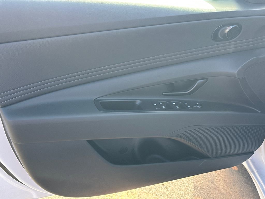 New 2025 Hyundai Elantra Sport image 10