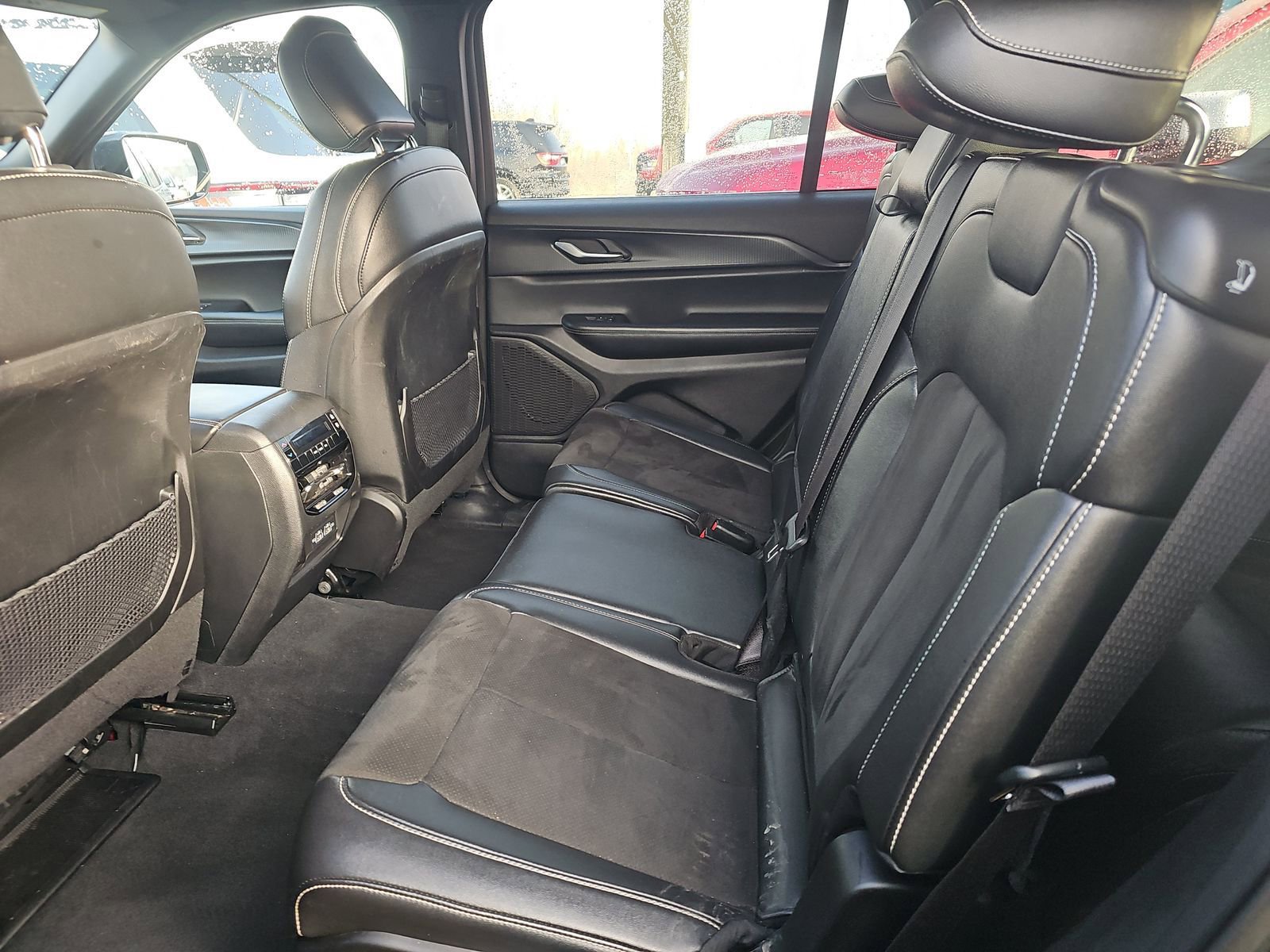 Used 2024 Jeep Grand Cherokee L Altitude image 4