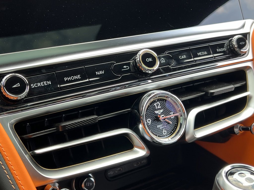 Certified 2025 Bentley Flying Spur Plug-In Hybrid image 30