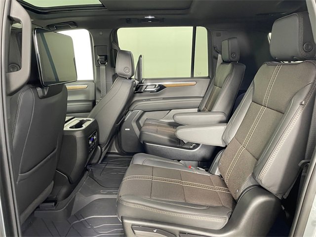 New 2026 Chevrolet Suburban High Country image 14