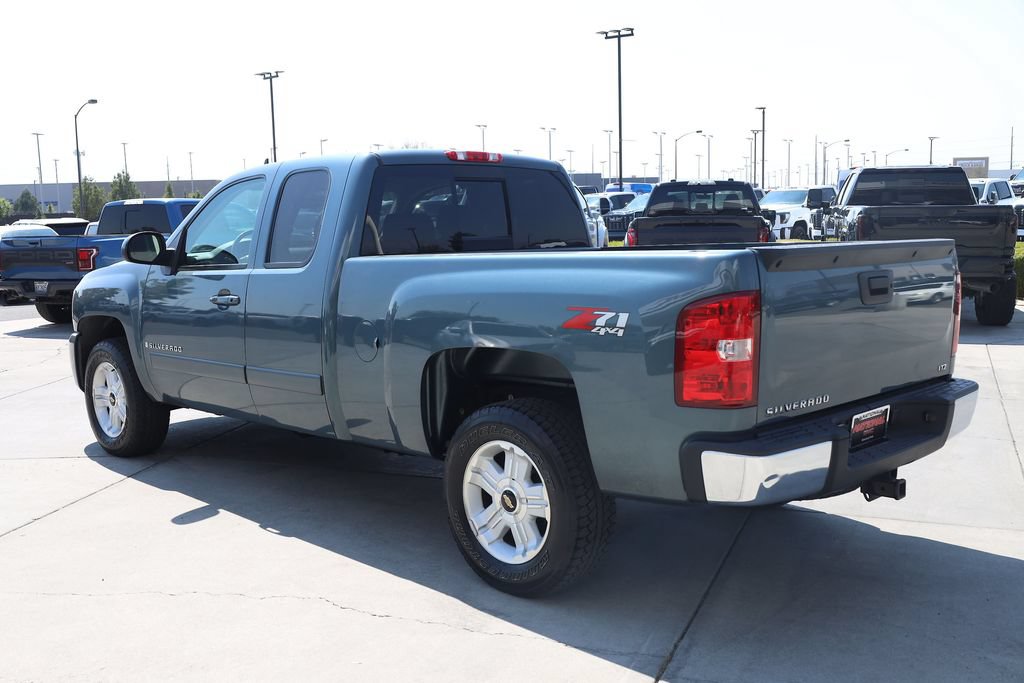 Used 2007 Chevrolet Silverado 1500 LTZ w/ Suspension Package, Off-Road" AWD/4WD image 4