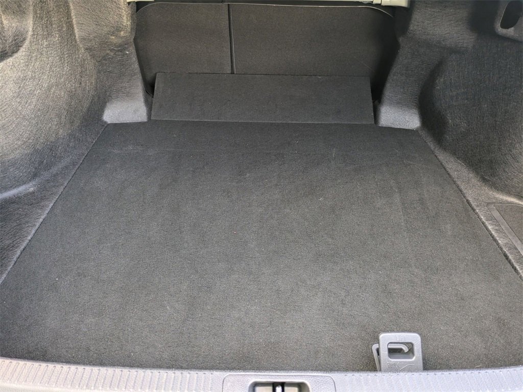 Used 2025 Toyota Camry SE image 29