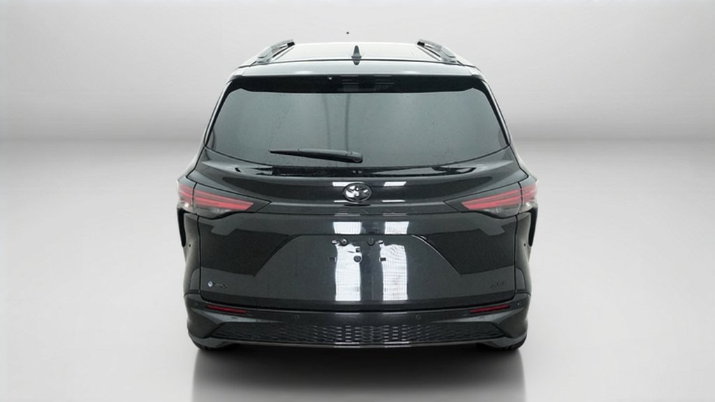 New 2026 Toyota Sienna XSE FWD image 12