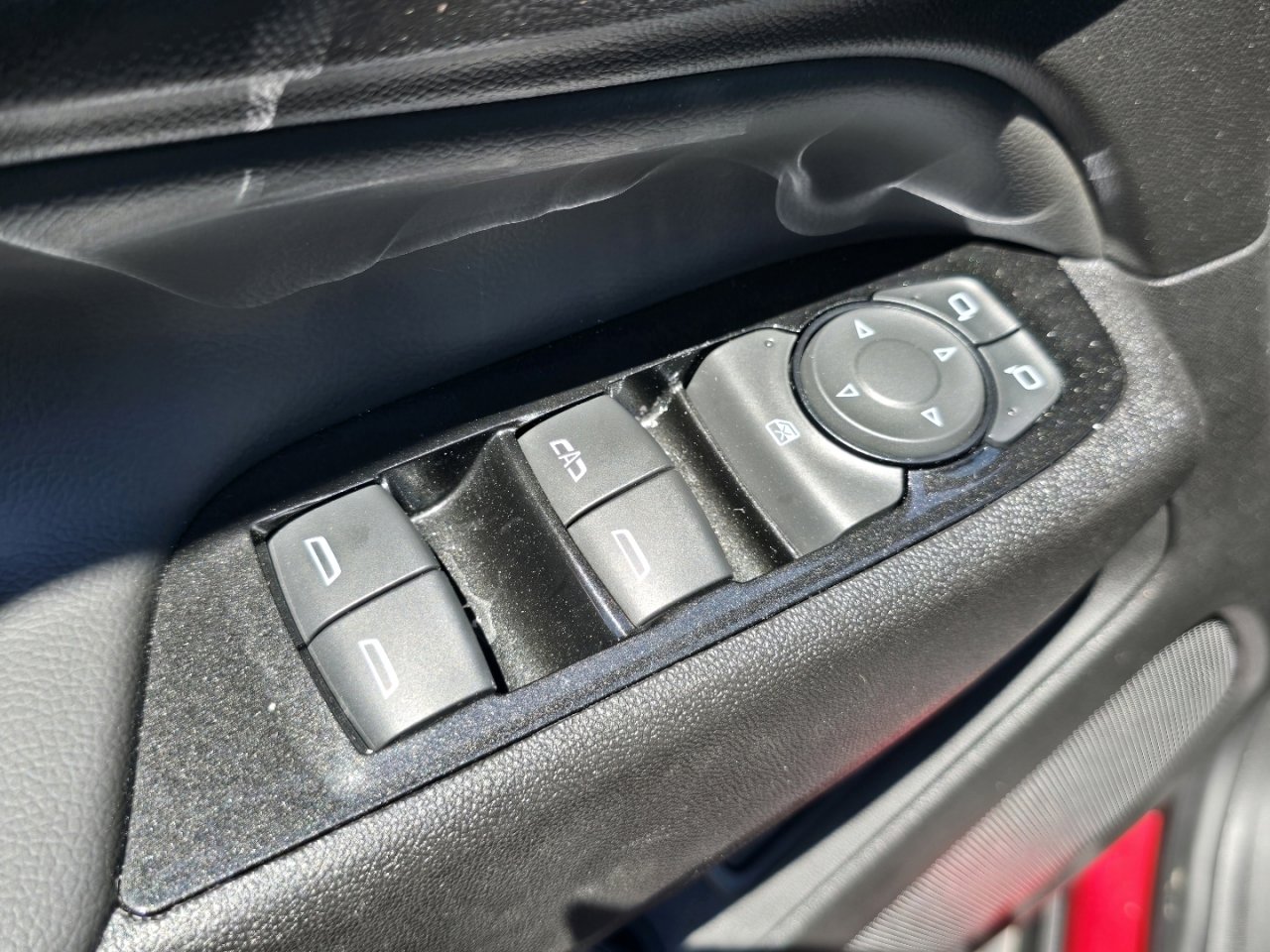 Used 2024 Chevrolet Equinox Premier AWD/4WD image 25