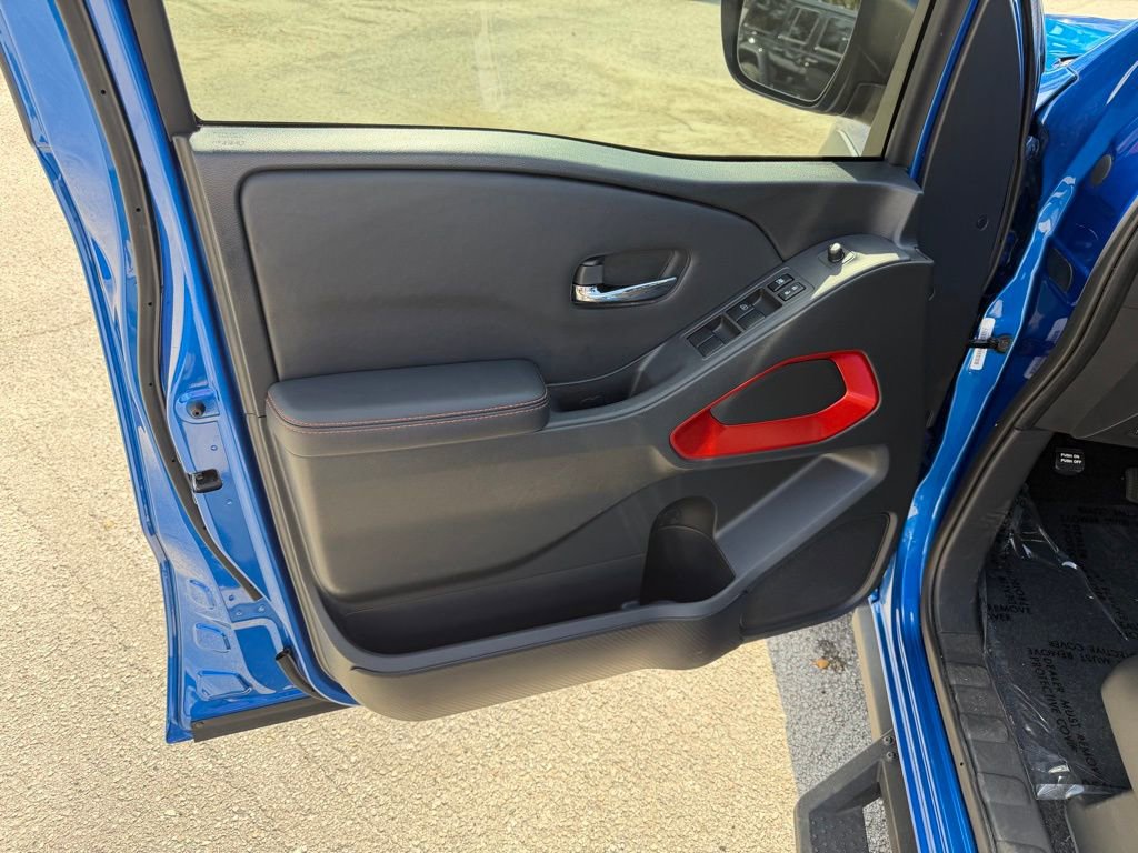 Used 2024 Nissan Frontier PRO-4X w/ Technology Package image 13