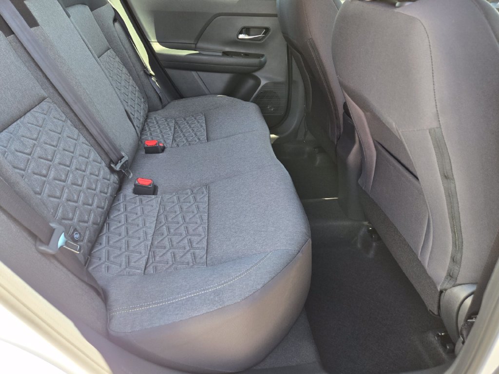 New 2027 Nissan Kicks SV AWD/4WD image 17