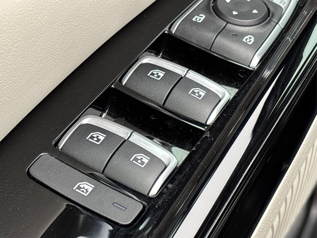 Used 2024 Kia Carnival SX image 35