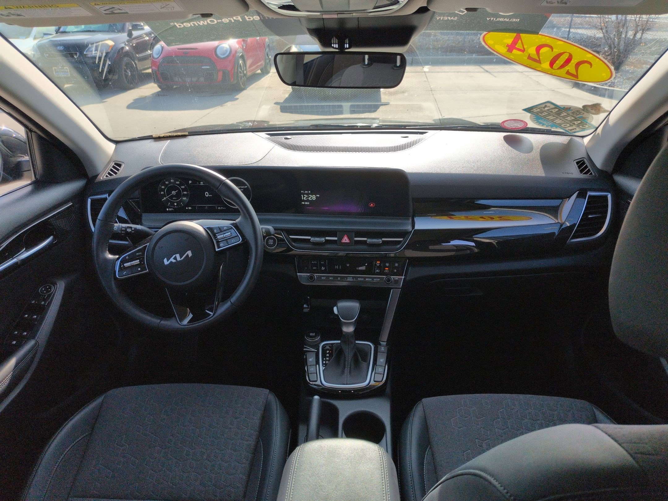 Certified 2024 Kia Seltos X-Line image 17