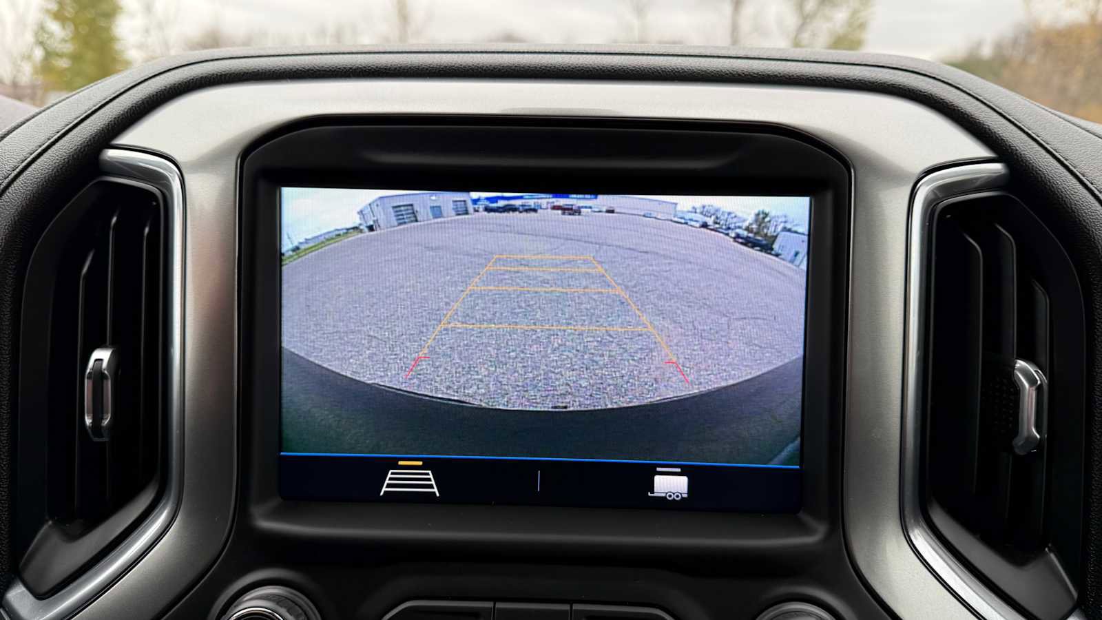 Used 2022 Chevrolet Silverado 1500 LT image 22