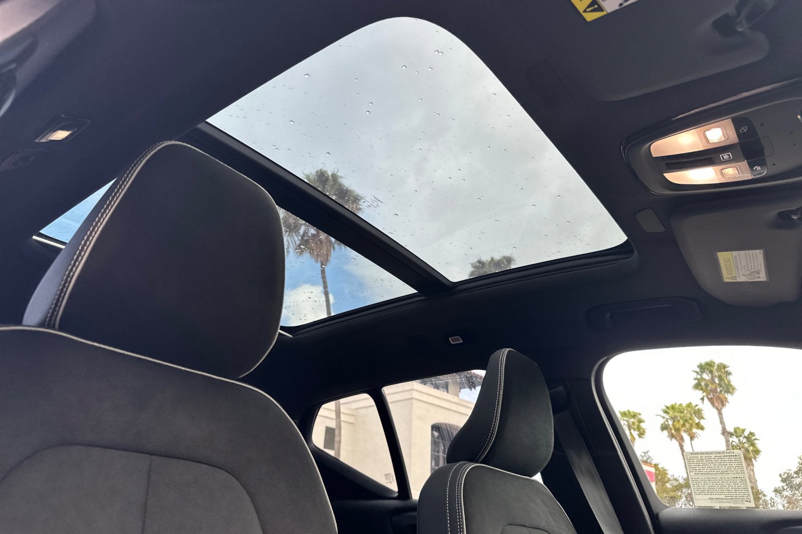 Certified 2023 Volvo XC40 Recharge Ultimate w/ Protection Package Premier image 19