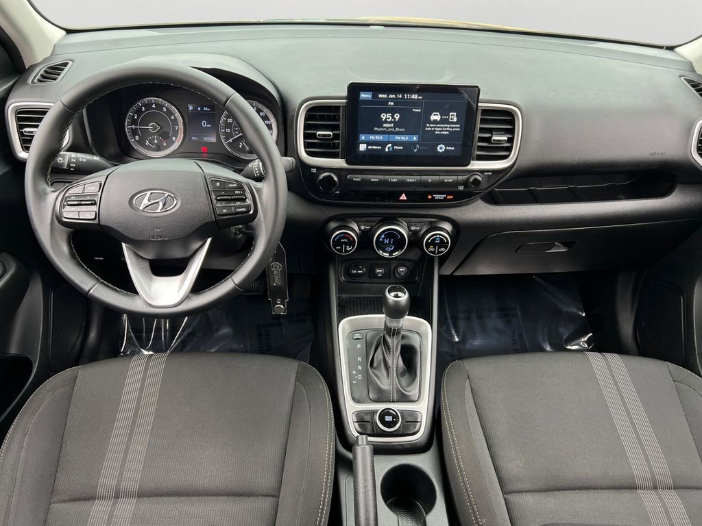 Used 2021 Hyundai Venue SEL image 11