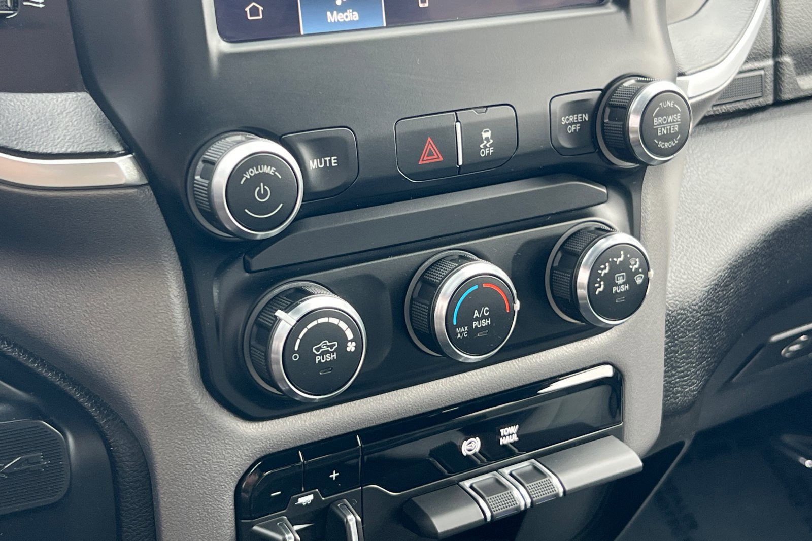 Used 2024 RAM 2500 Big Horn image 18