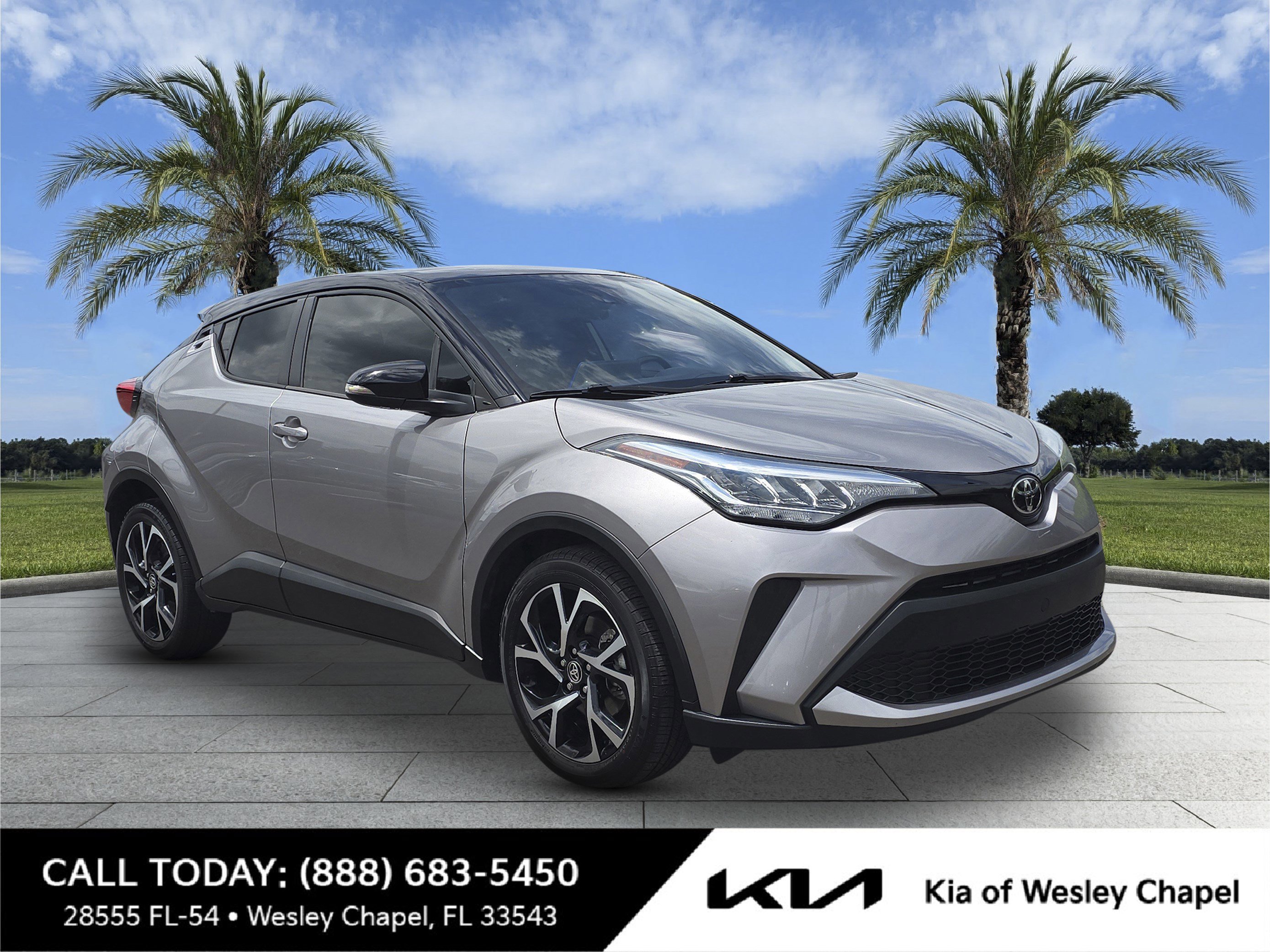Used 2020 Toyota C-HR XLE FWD image 1
