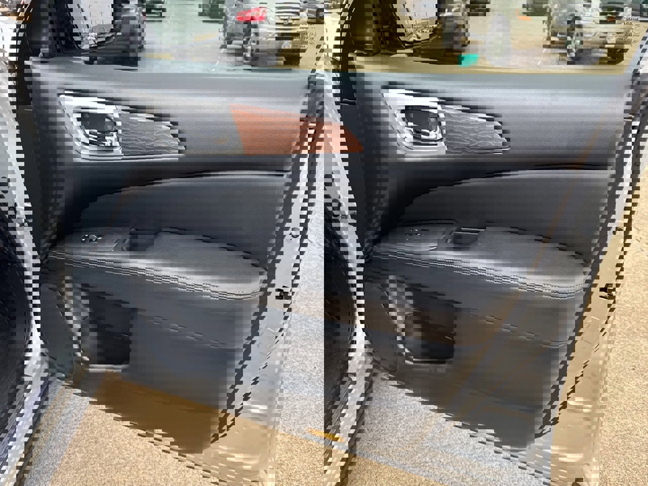 Used 2019 Nissan Pathfinder Platinum image 27