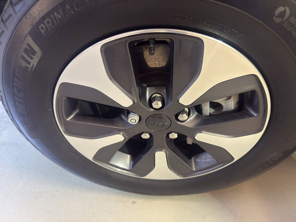 Used 2023 Jeep Grand Cherokee 4WD 4xe image 31