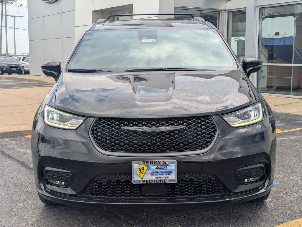 Used 2025 Chrysler Pacifica Limited FWD image 8